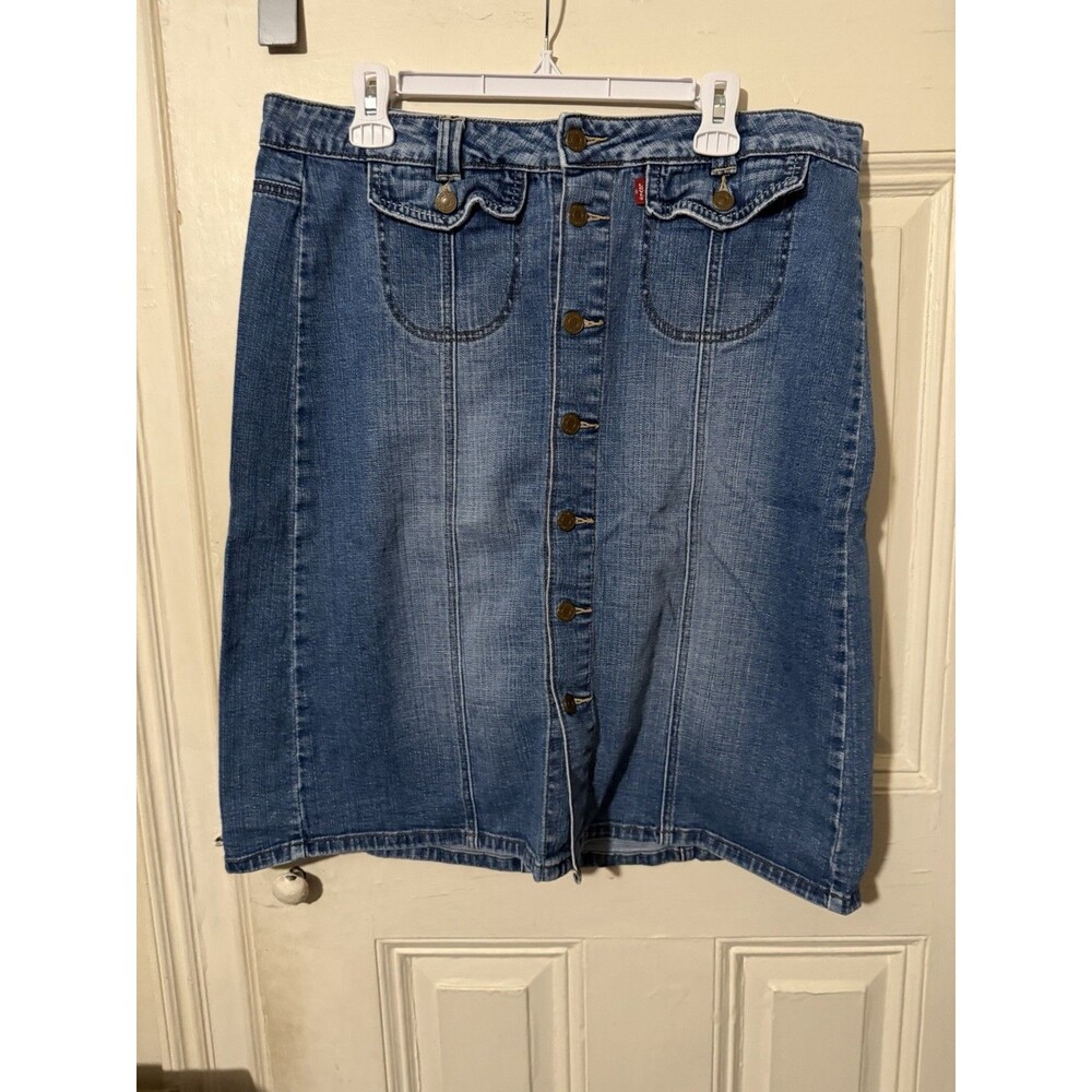 Levi’s Denim Midi Skirt Size 14 Button Front Flap Pockets Blue Jean Y2K Style